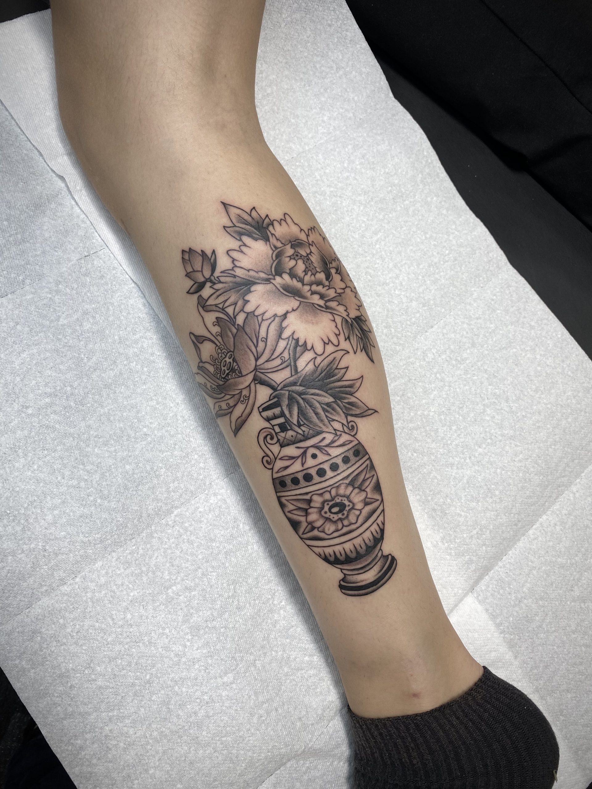 tatouage de belladonna hurricane livre ouvert