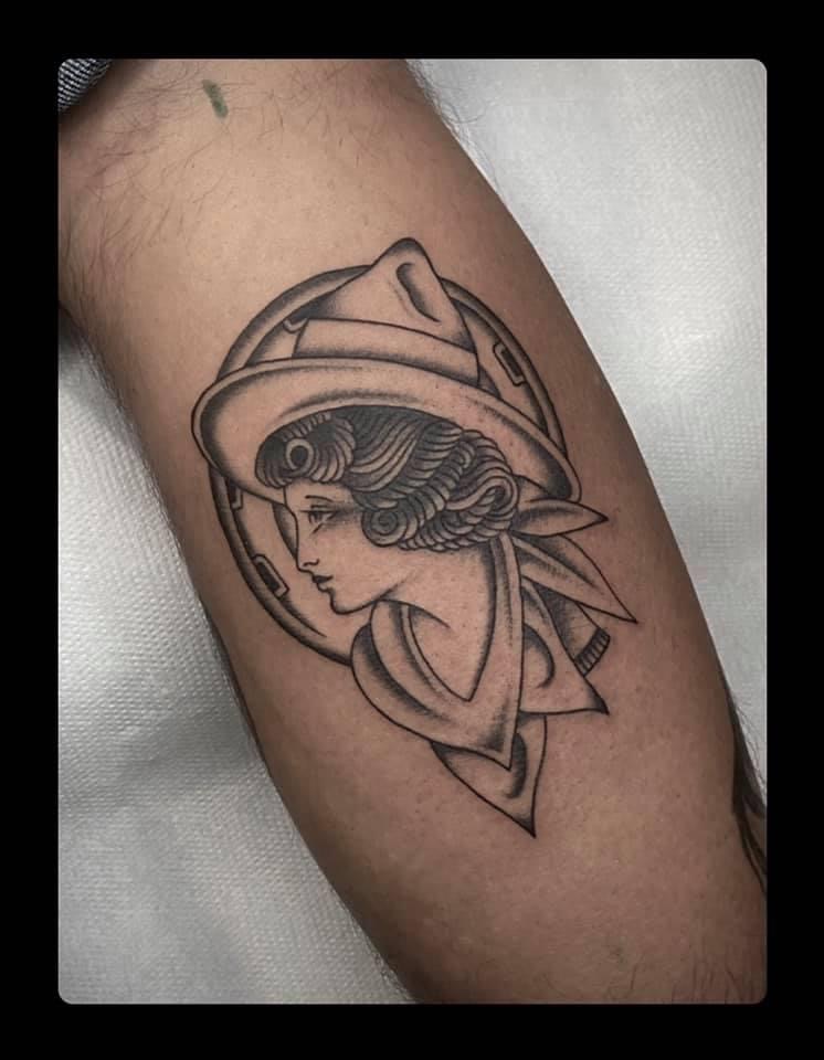 tatouage de belladonna hurricane pot de fleurs
